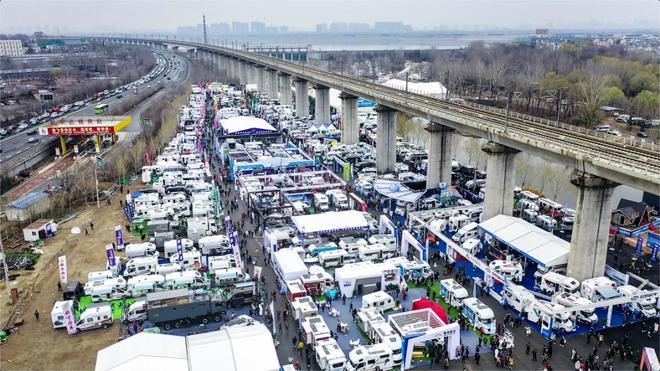 品牌众多 第21届中国(北京)国际房车露营展览会开幕