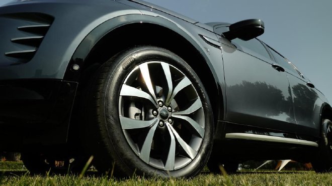 豪华与实用的融合 静态体验全新路虎发现运动版