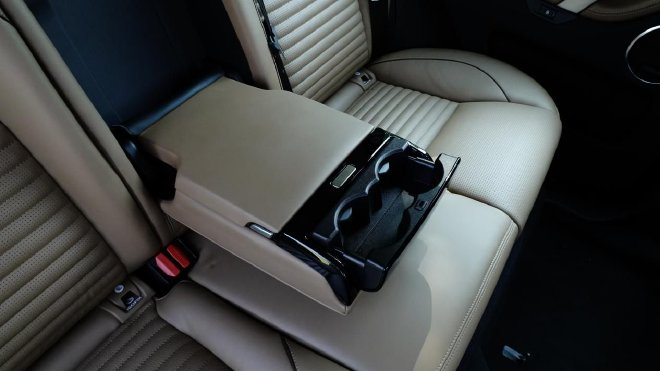 豪华与实用的融合 静态体验全新路虎发现运动版