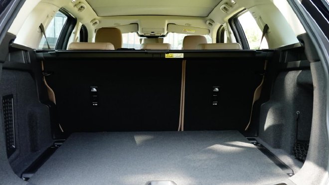 豪华与实用的融合 静态体验全新路虎发现运动版