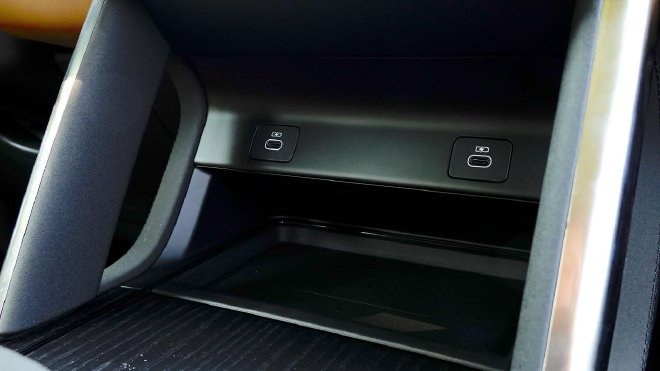 豪华与实用的融合 静态体验全新路虎发现运动版