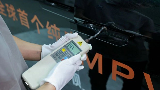 全球首个纯电MPV双柱侧碰 LEVC诠释“无安全 不豪华”