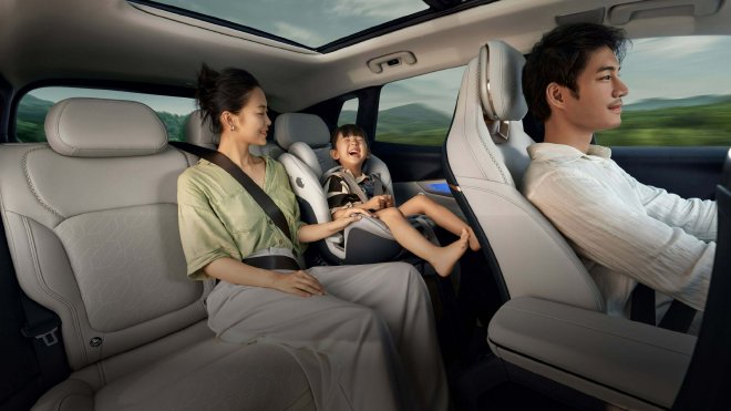 亏电油耗最低5.5L,插混中型SUV,领克08与比亚迪唐怎么选