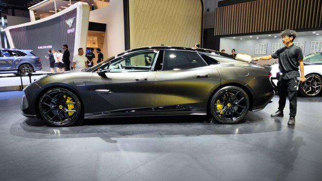 2024成都车展:路特斯冠军车型阵容登陆