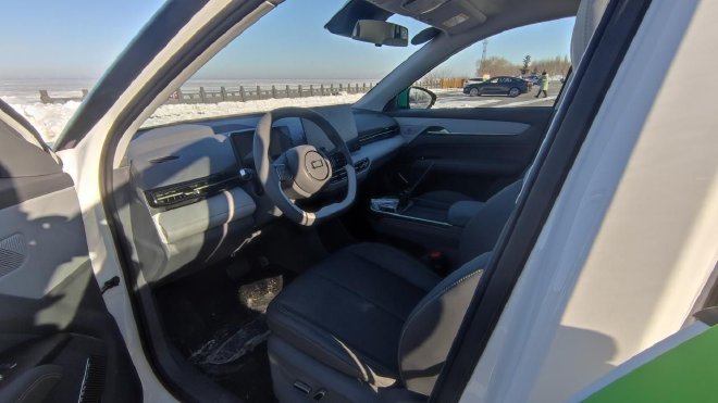 2024一汽奔腾查干湖冰雪体验 试驾悦意03及B70黑骑士