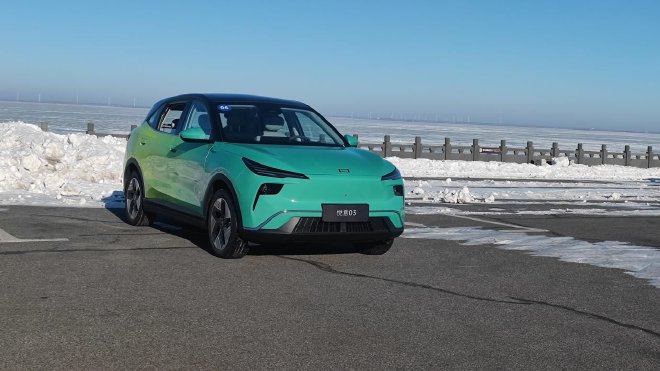 2024一汽奔腾查干湖冰雪体验 试驾悦意03及B70黑骑士