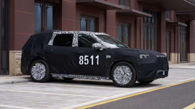 起售价预计45万，极氪8X路试谍照曝光