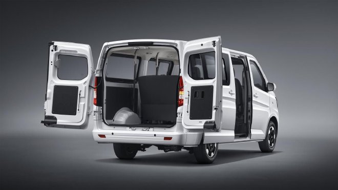 新一代长安睿行EV正式上市 配50kWh金钟罩电池