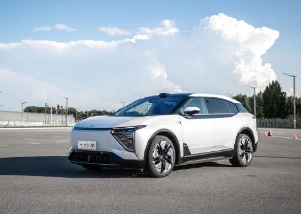 车圈热搜 新款特斯拉Model Y外观曝光 比亚迪推限时优惠