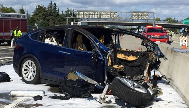 特斯拉自动驾驶系统疑发生错误致司机死亡 家人起诉