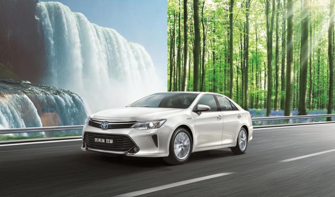 (2012年上市的第七代凯美瑞双擎混动)