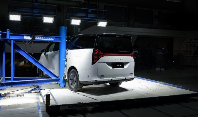 全球首个纯电MPV双柱侧碰 LEVC诠释“无安全 不豪华”