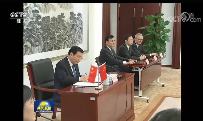 热浪|大众汽车集团与江淮汽车集团签署投资协议:加速落实在华电动出行战略