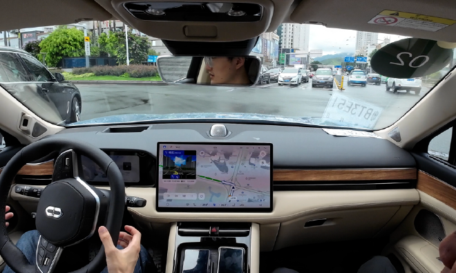 城市领航进入现实?体验华为ADS 2.0高阶智能驾驶系统