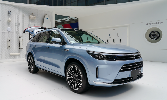 上市首月累计大定突破6万台 AITO问界新M7成“现象级”爆款