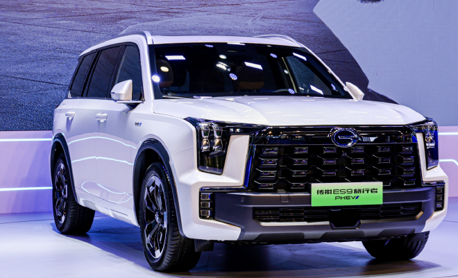 2023成都车展:广汽传祺ES9亮相