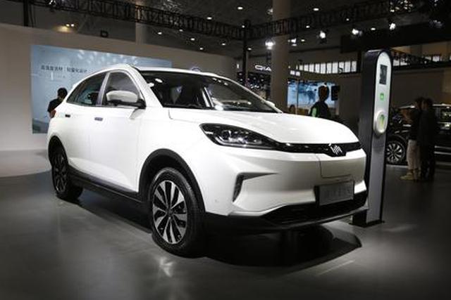 2019海口新能源车展：威马EX5亮相