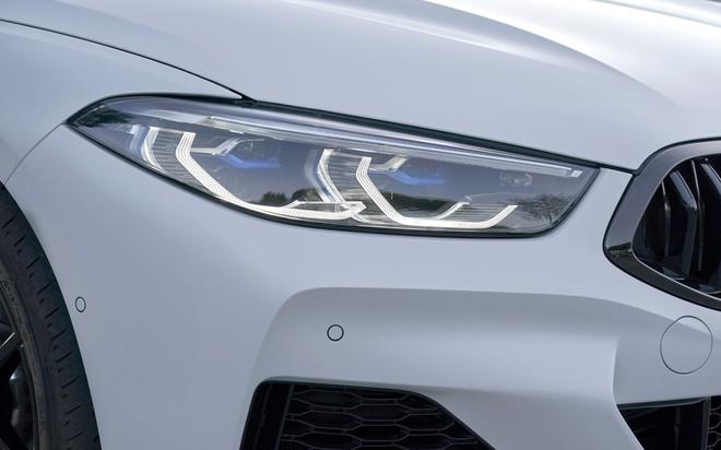 最新款宝马8系Gran Coupe上所搭载的LaserLight激光大灯