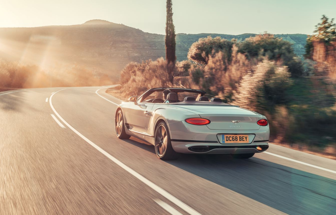 车影志:让人一眼便心动的绝色尤物