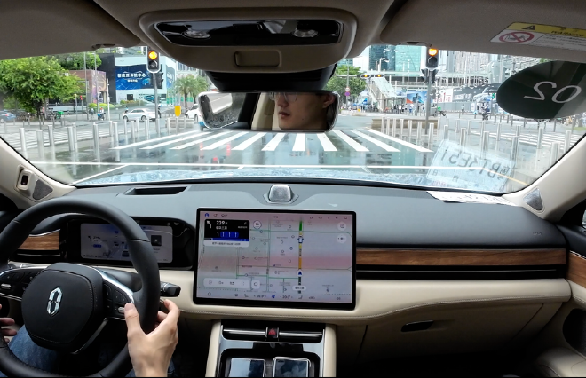 城市领航进入现实?体验华为ADS 2.0高阶智能驾驶系统