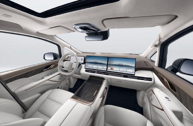 全新魏牌高山内饰首发 符合时下流行设计