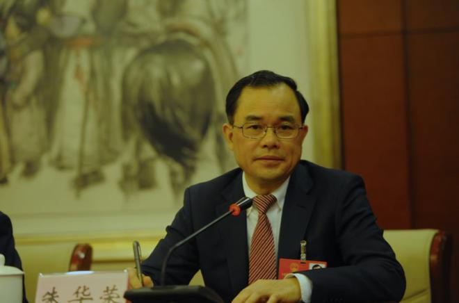 第十三届全国人大代表、长安汽车总裁朱华荣