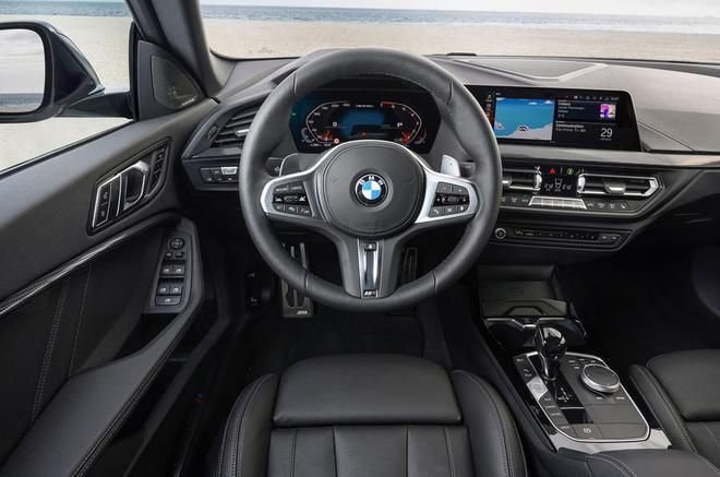 全新宝马M235i Gran Coupe车型试驾 驾驶性能表现出众