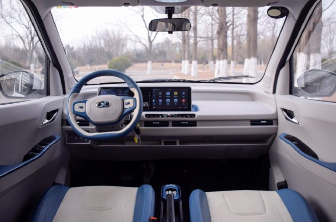 一台拥有大空间的纯电动微型车 试驾未奥BOMA