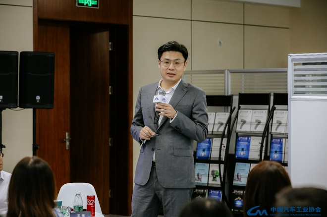 中汽协秘书长助理兼技术部部长王耀