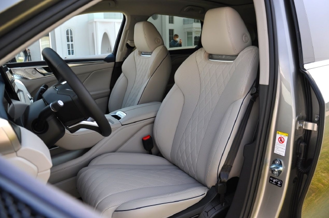 叫板理想L7 新摩卡DHT-PHEV亮剑