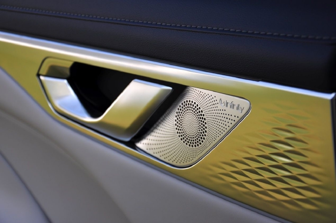 叫板理想L7 新摩卡DHT-PHEV亮剑