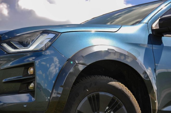 Pickup trucks can also be so easy to drive. Test drive Jiangxi Isuzu's new D-MAX V-CROSS