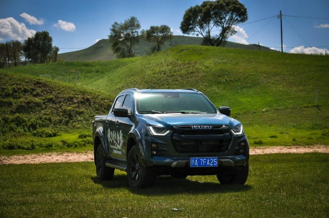 Pickup trucks can also be so easy to drive. Test drive Jiangxi Isuzu's new D-MAX V-CROSS
