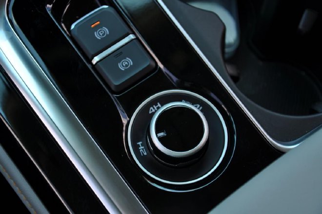 Pickup trucks can also be so easy to drive. Test drive Jiangxi Isuzu's new D-MAX V-CROSS