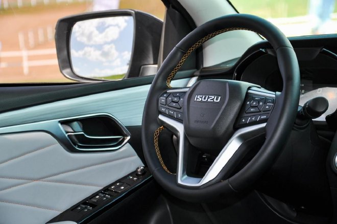 Pickup trucks can also be so easy to drive. Test drive Jiangxi Isuzu's new D-MAX V-CROSS