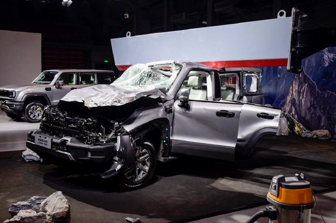 如何给你满满的安全感?解析测试后的全新BJ40刀锋英雄版