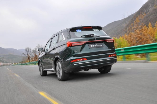 试驾蓝电E5 PLUS 静态表现出色 性价比拉满