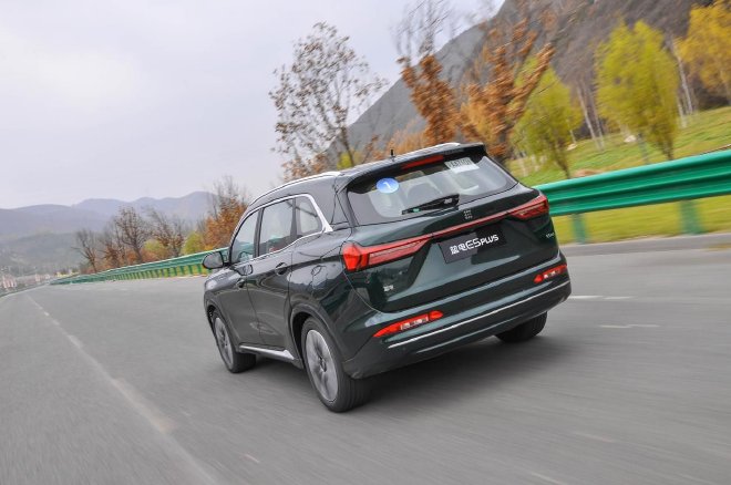 试驾蓝电E5 PLUS 静态表现出色 性价比拉满