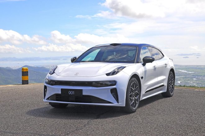 焕新极氪001上市 权益后限时售价25.98万元起