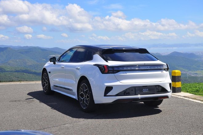 焕新极氪001上市 权益后限时售价25.98万元起