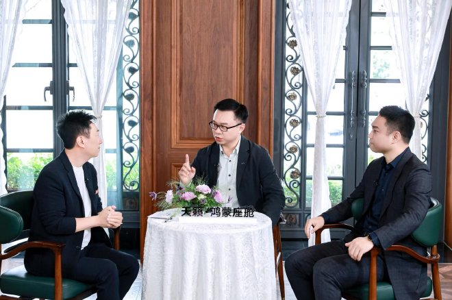 东风日产公布“油电同智”战略首车 天籁·鸿蒙座舱新车首发亮相