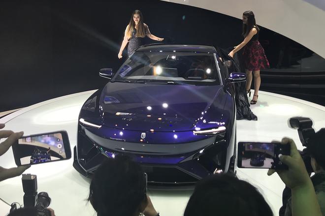 2018北京车展：爱驰携两款新车亮相