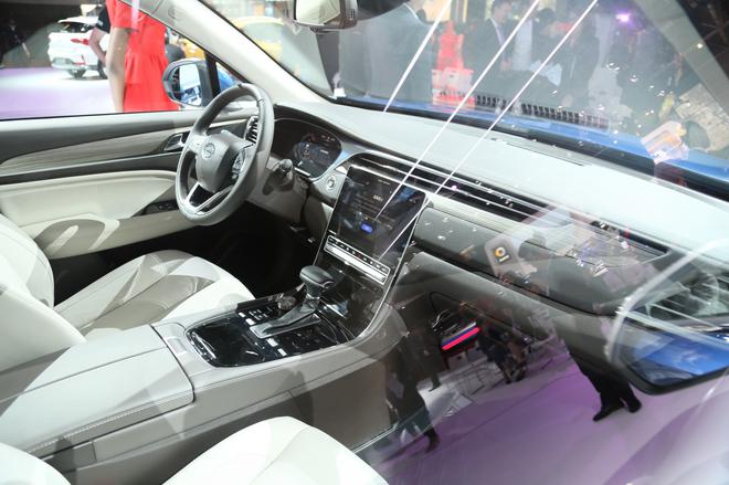 预售12-17.5万元 广汽传祺全新GS5亮相