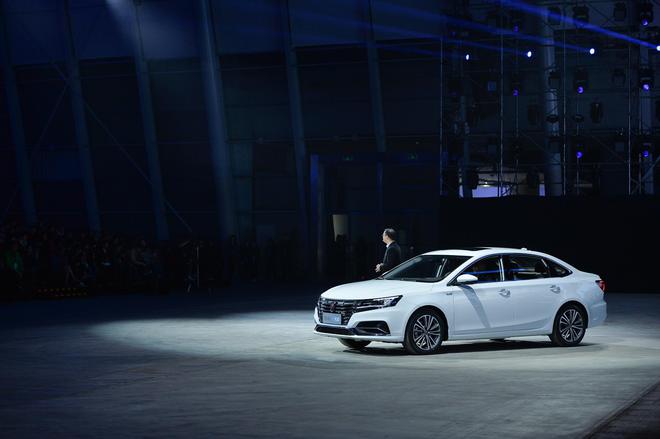 荣威i6 PLUS正式上市 售价6.98-11.98万元