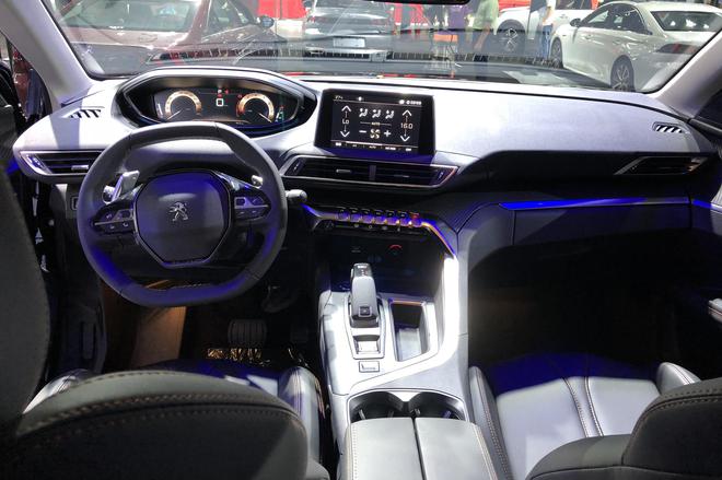 2019成都车展探馆:标致4008黑曜版