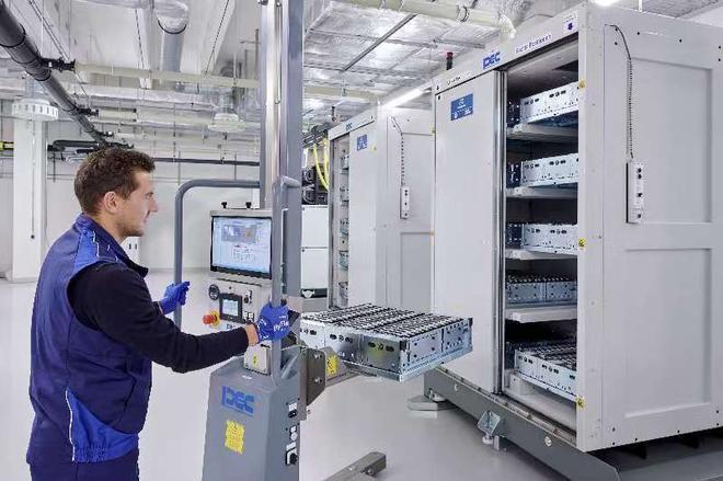 宝马启用全新电芯技术中心 到2030年能量密度将翻一番