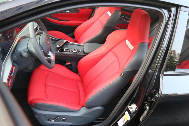 2020粤港澳车展:未来科技量产车 长安UNI-T预售11.59万元