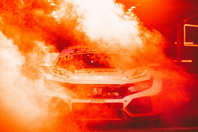 让每一滴油都燃烧出战斗力,思域到底拿什么在较劲?