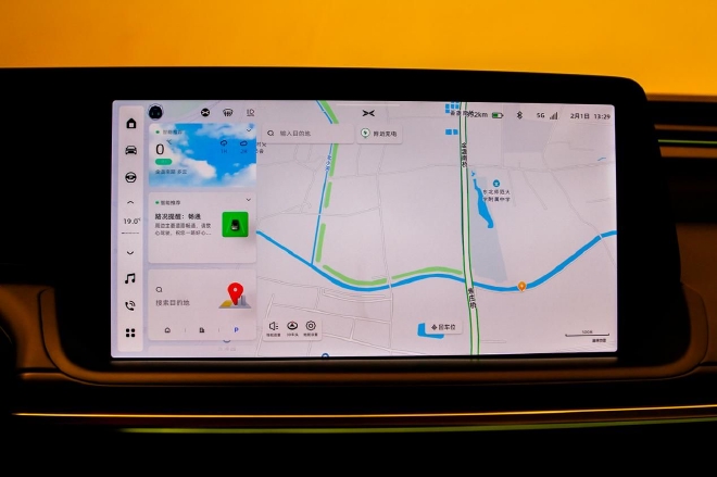 全面进化的智能纯电轿跑 实拍小鹏P7i
