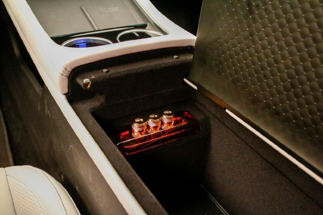 全面进化的智能纯电轿跑 实拍小鹏P7i